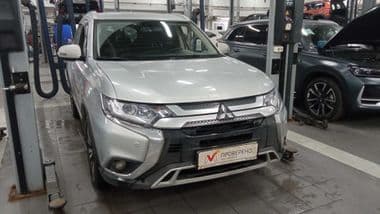 Mitsubishi Outlander 2018 года, 127 186 км - вид 2