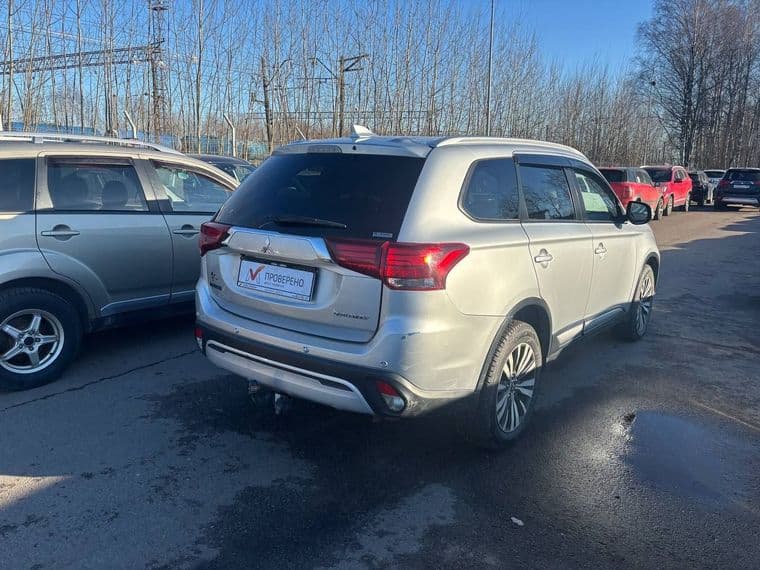 Mitsubishi Outlander, 2018 - вид 3