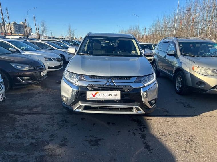 Mitsubishi Outlander, 2018 - вид 1