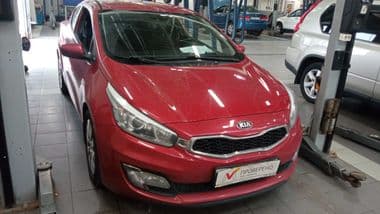 KIA Ceed 2015 года, 120 000 км - вид 2