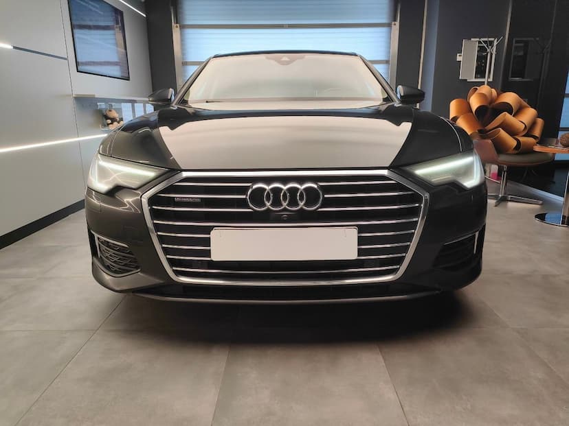 Audi A6 2018 года, 155 840 км - вид 2