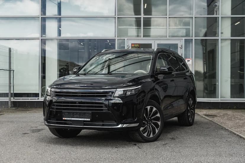 Seres M7 2023 года, 4 250 км - вид 1