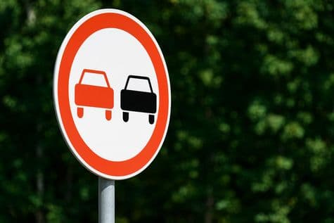 Дорожный знак 3.20