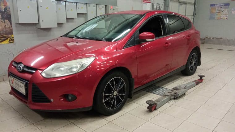 Ford Focus 2014 года, 227 146 км - вид 1 Ford Focus 2014 года, 227 146 км - вид 1