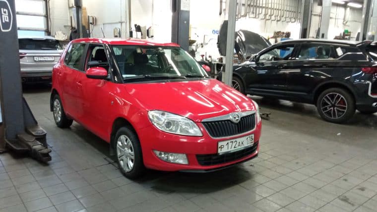 Skoda Fabia 2013 года, 156 093 км - вид 2 Skoda Fabia 2013 года, 156 093 км - вид 2