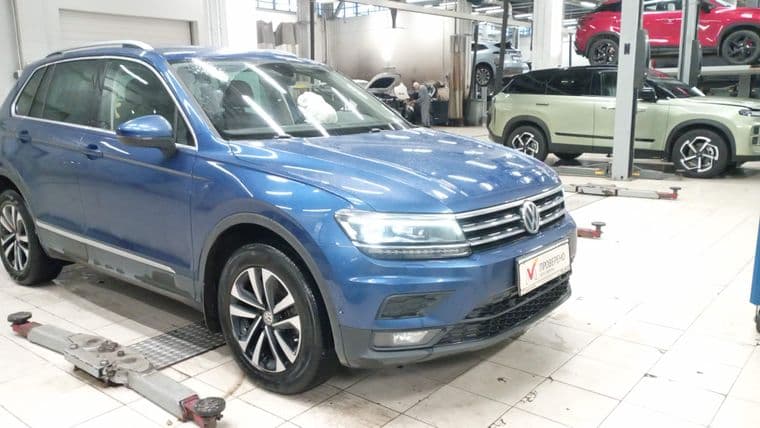 Volkswagen Tiguan 2019 года, 36 959 км - вид 2 Volkswagen Tiguan 2019 года, 36 959 км - вид 2