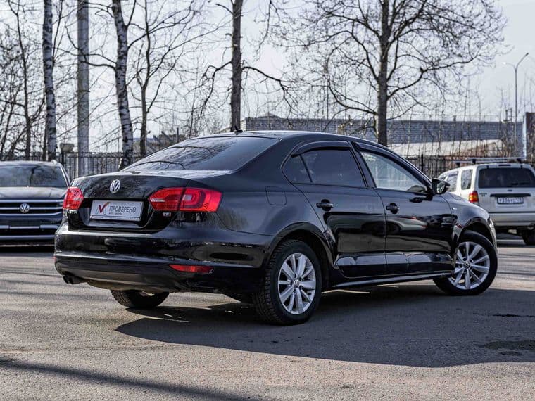 Volkswagen Jetta 2013 года, 147 319 км - вид 2 Volkswagen Jetta 2013 года, 147 319 км - вид 2
