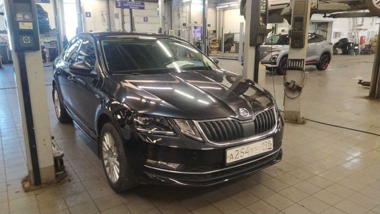 Skoda Octavia 2018 года, 113 630 км - вид 2 Skoda Octavia 2018 года, 113 630 км - вид 2