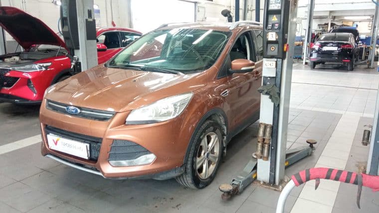 Ford Kuga 2015 года, 224 411 км - вид 1 Ford Kuga 2015 года, 224 411 км - вид 1