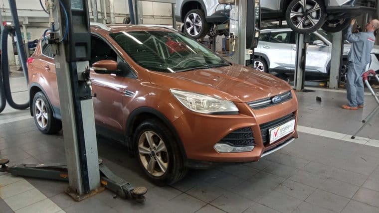 Ford Kuga 2015 года, 224 411 км - вид 2 Ford Kuga 2015 года, 224 411 км - вид 2