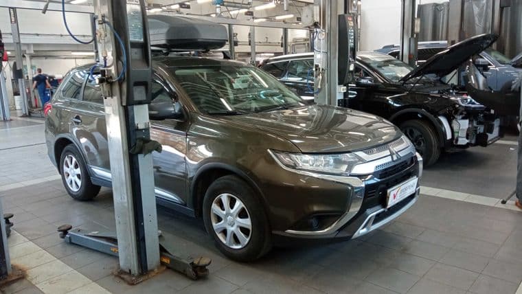 Mitsubishi Outlander 2019 года, 165 113 км - вид 2 Mitsubishi Outlander 2019 года, 165 113 км - вид 2