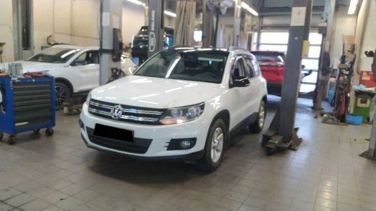Volkswagen Tiguan 2013 года, 180 045 км - вид 1 Volkswagen Tiguan 2013 года, 180 045 км - вид 1