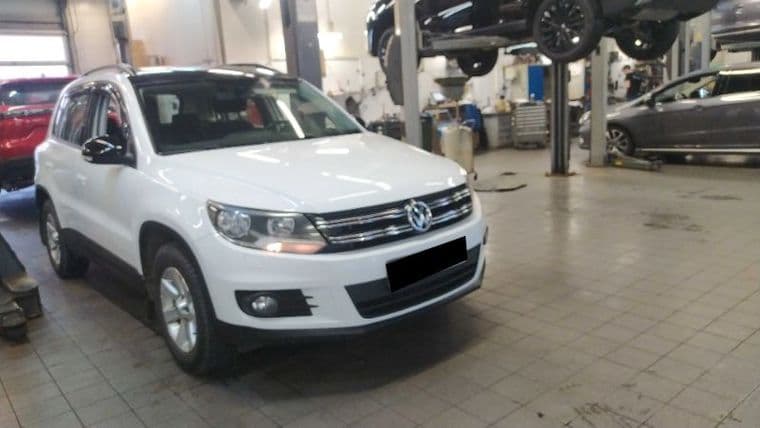 Volkswagen Tiguan 2013 года, 180 045 км - вид 2 Volkswagen Tiguan 2013 года, 180 045 км - вид 2