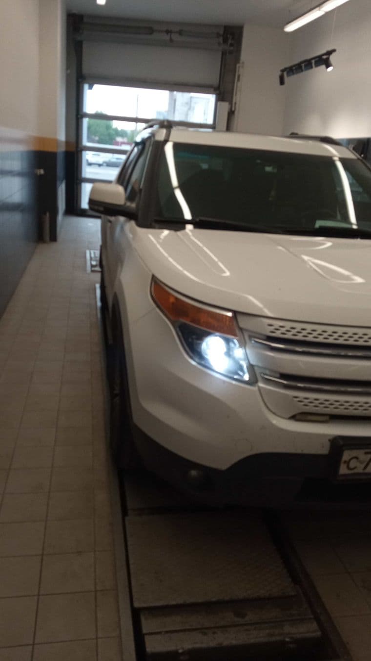 Ford Explorer 2014 года, 198 673 км - вид 1 Ford Explorer 2014 года, 198 673 км - вид 1