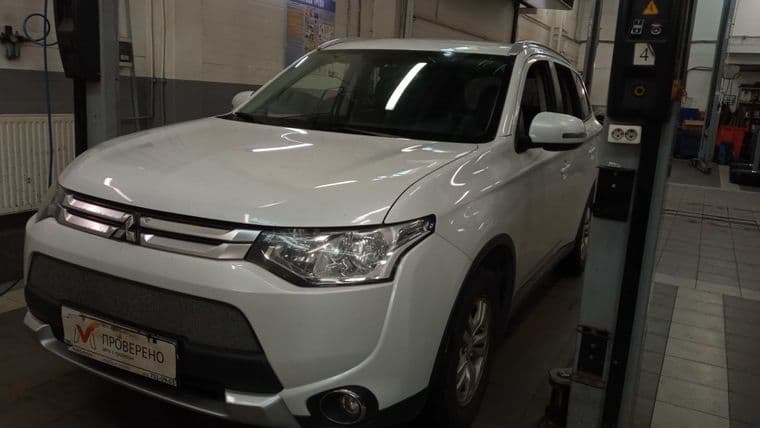 Mitsubishi Outlander 2014 года, 114 913 км - вид 1 Mitsubishi Outlander 2014 года, 114 913 км - вид 1