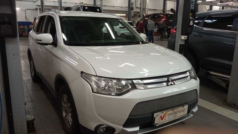 Mitsubishi Outlander 2014 года, 114 913 км - вид 2 Mitsubishi Outlander 2014 года, 114 913 км - вид 2