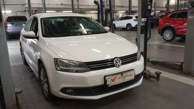 Volkswagen Jetta 2013 года, 143 159 км - вид 2 Volkswagen Jetta 2013 года, 143 159 км - вид 2