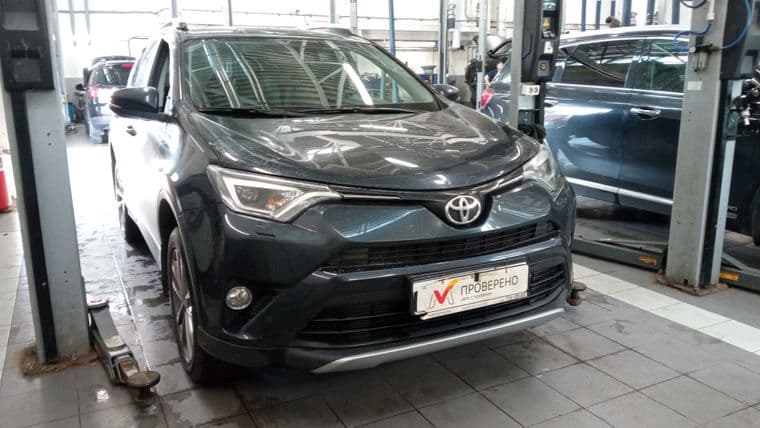 Toyota RAV4 2017 года, 72 574 км - вид 2 Toyota RAV4 2017 года, 72 574 км - вид 2
