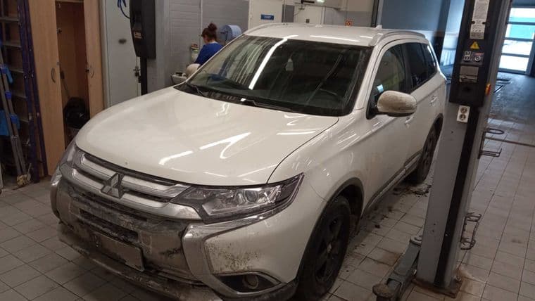 Mitsubishi Outlander 2018 года, 102 000 км - вид 1 Mitsubishi Outlander 2018 года, 102 000 км - вид 1