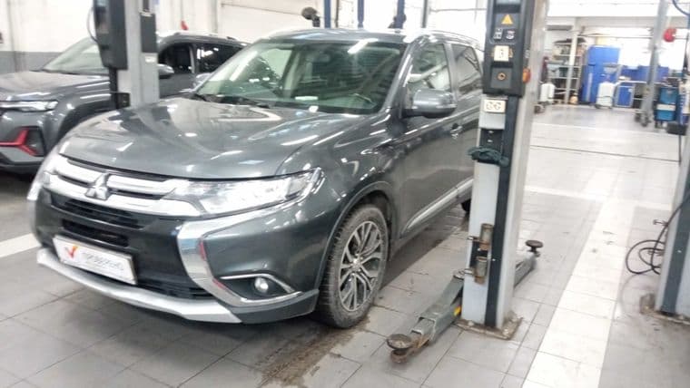 Mitsubishi Outlander 2018 года, 100 731 км - вид 2 Mitsubishi Outlander 2018 года, 100 731 км - вид 2