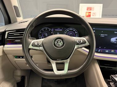 Volkswagen Touareg 2018 года, 101 307 км - вид 18