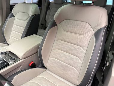 Volkswagen Touareg 2018 года, 101 307 км - вид 25
