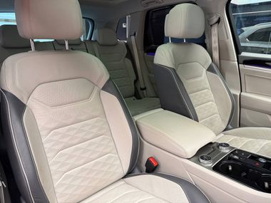 Volkswagen Touareg 2018 года, 101 307 км - вид 30