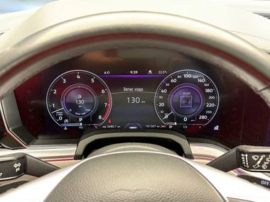 Volkswagen Touareg 2018 года, 101 307 км - вид 19