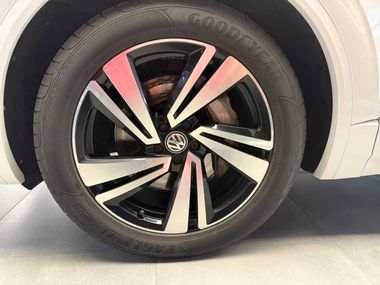 Volkswagen Touareg 2018 года, 101 307 км - вид 39