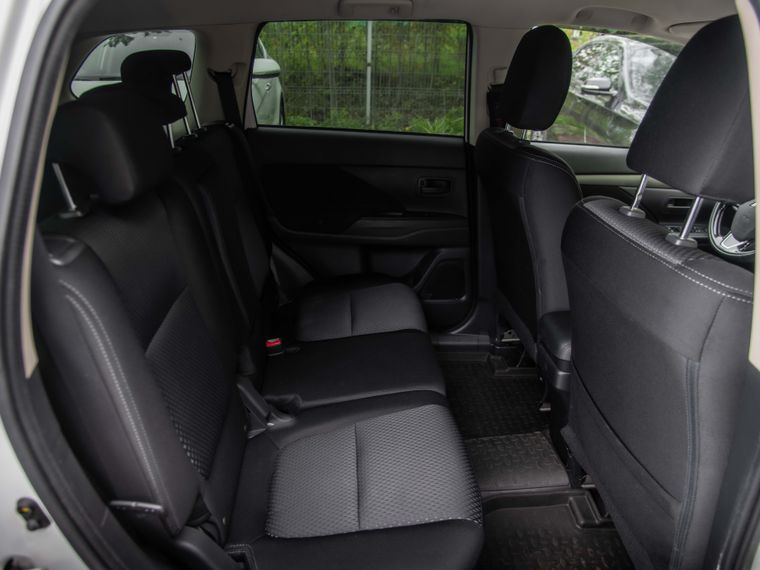 Mitsubishi Outlander 2017 года, 182 695 км - вид 13