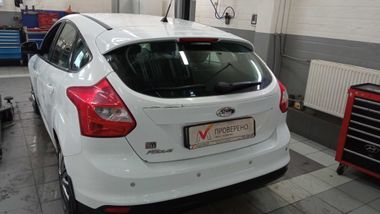 Ford Focus 2012 года, 86 350 км - вид 4