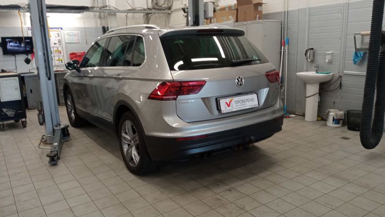 Volkswagen Tiguan 2018 года, 129 000 км - вид 4