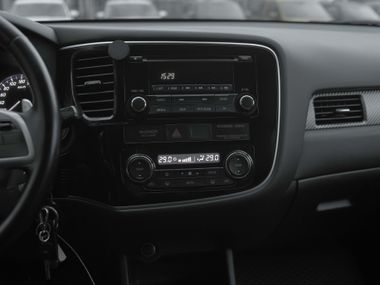 Mitsubishi Outlander 2014 года, 215 000 км - вид 9
