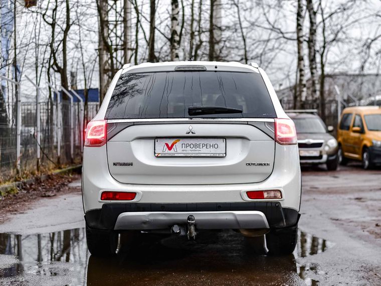Mitsubishi Outlander 2014 года, 215 000 км - вид 4