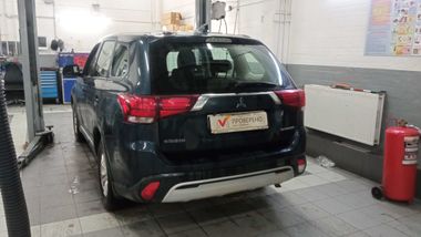 Mitsubishi Outlander 2019 года, 138 325 км - вид 4
