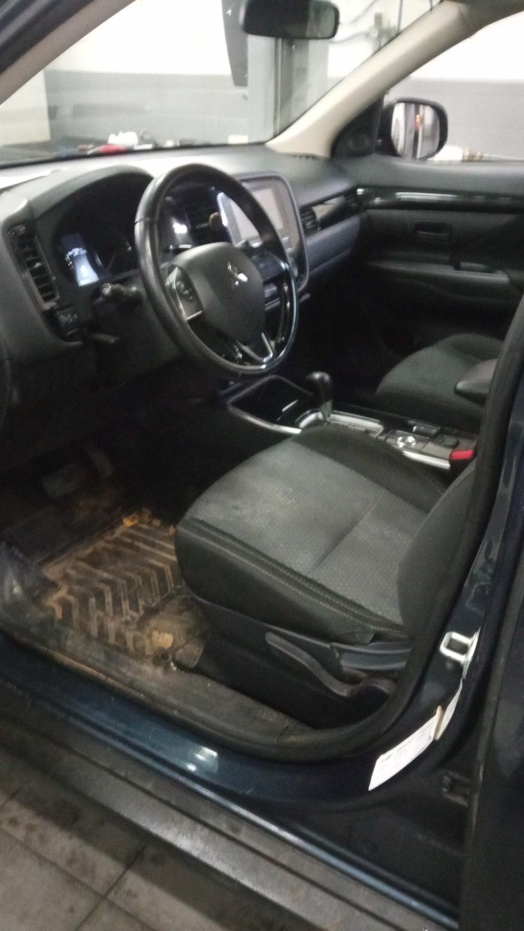 Mitsubishi Outlander 2019 года, 138 325 км - вид 5