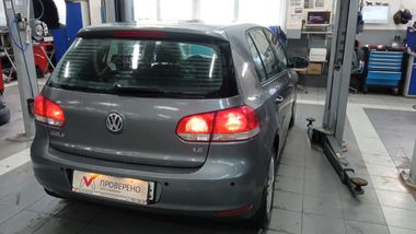 Volkswagen Golf 2011 года, 187 811 км - вид 3