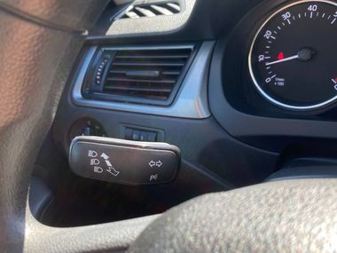 Skoda Rapid 2016 года, 139 367 км - вид 9