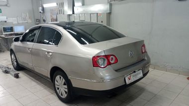 Volkswagen Passat 2005 года, 530 087 км - вид 4