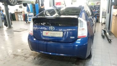 Toyota Prius 2010 года, 243 000 км - вид 3