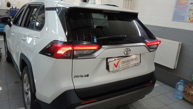 Toyota RAV4 2020 года, 87 485 км - вид 4