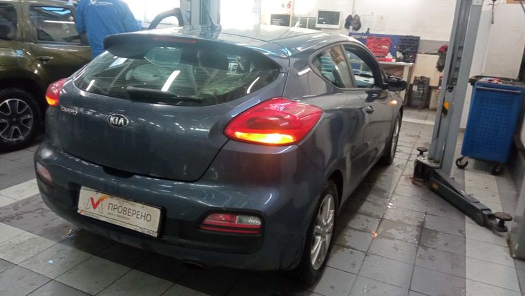 Kia Ceed 2014 года, 172 000 км - вид 3