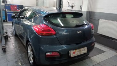 Kia Ceed 2014 года, 172 000 км - вид 4