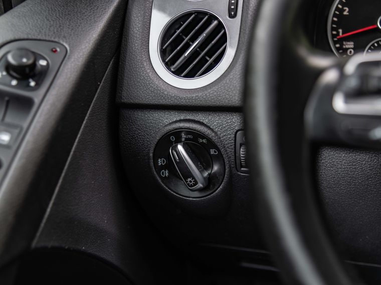 Volkswagen Tiguan 2012 года, 262 388 км - вид 11