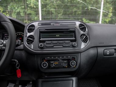 Volkswagen Tiguan 2012 года, 262 388 км - вид 7
