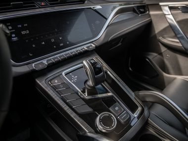 Белый Geely Atlas Pro 2022 года | VIN 907787