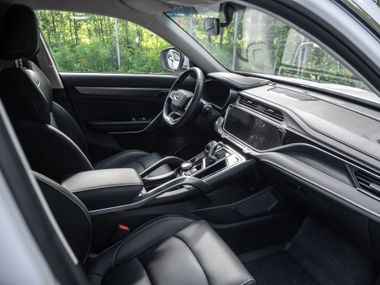 Белый Geely Atlas Pro 2022 года | VIN 907787