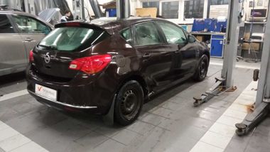 Opel Astra 2013 года, 162 056 км - вид 4