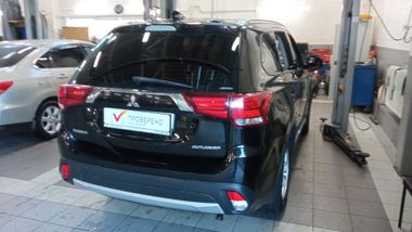 Mitsubishi Outlander 2017 года, 118 276 км - вид 3