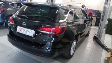 Opel Astra 2017 года, 116 000 км - вид 3
